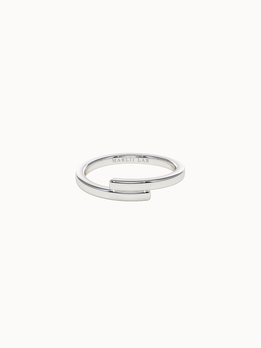 Gold-Crossover-Ring-White-Gold-MARLII-LAB