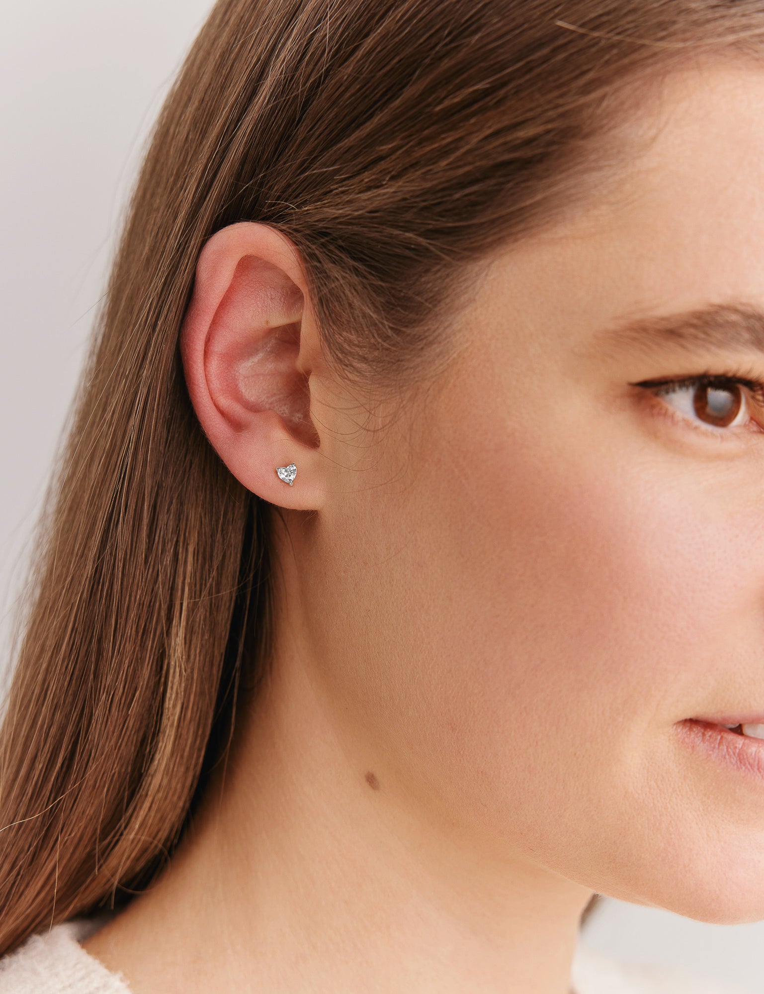Heart-Diamond-Studs-White-Gold-3.6x4.15mm-MARLII-LAB