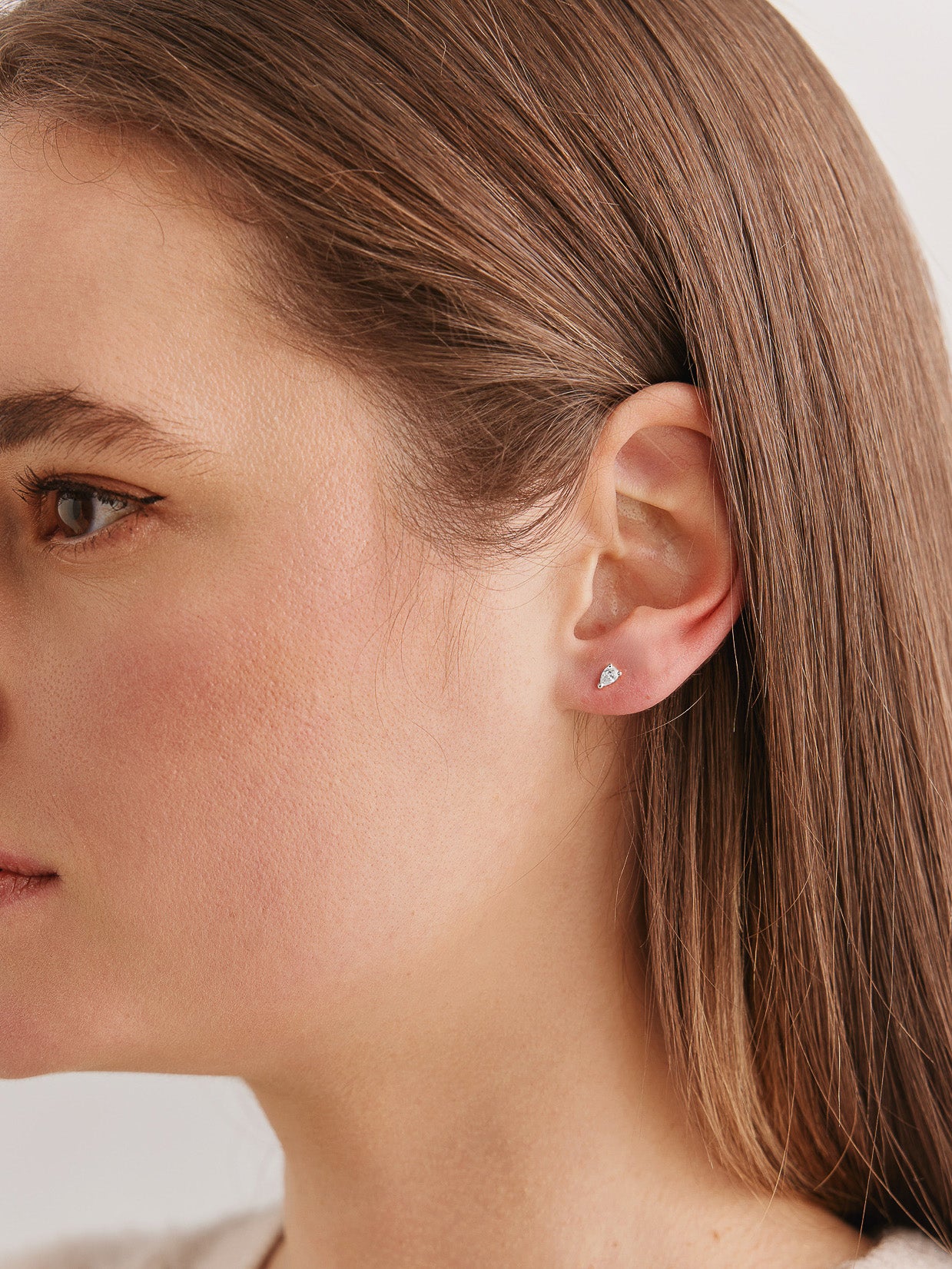 Pear-Diamond-Studs-White-Gold-6x3.5mm-MARLII-LAB