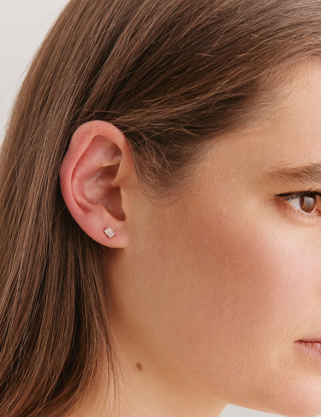 Oval-Diamond-Studs-White-Gold-4x3.5mm-MARLII-LAB