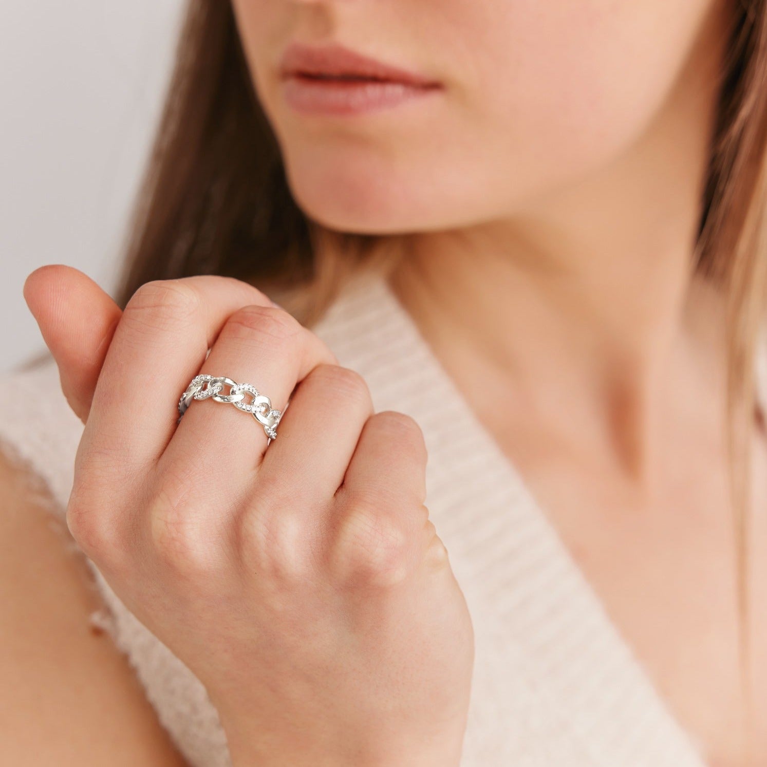 Pavé-Solid-Gold-Chain-Ring-White-Gold-MARLII-LAB