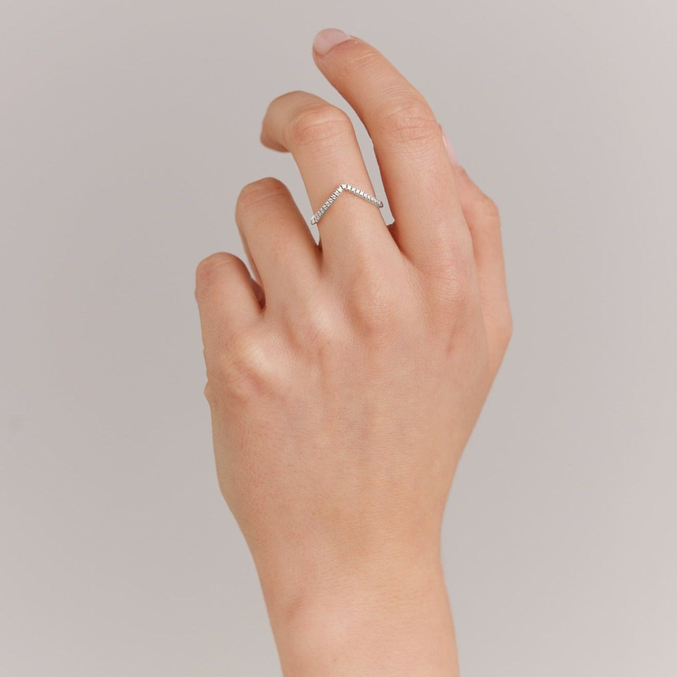 Pavé-Subtle-Point-Ring-White-Gold-MARLII-LAB