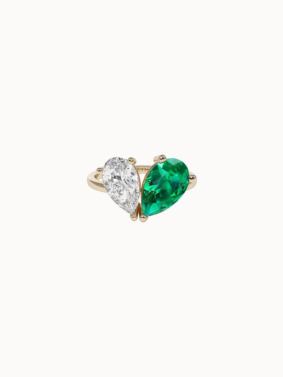 Pear-Cut-Toi-et-Moi-Diamond-and-Emerald-Engagement-Ring-Yellow-Gold-MARLII-LAB